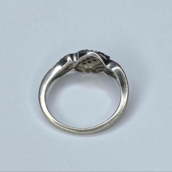 Bradford Exchange White Blue Diamond Ring Size Five - Picture 4 of 8